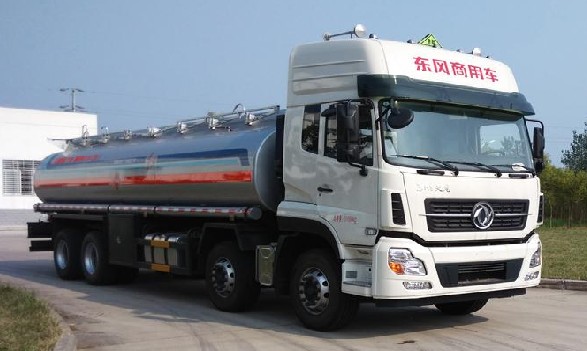 東風(fēng)天龍油罐車(chē)圖片 東風(fēng)天龍油罐車(chē)圖片