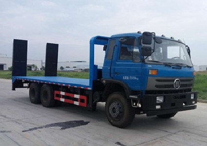 楚風(fēng)后八輪挖機(jī)平板運(yùn)輸車(chē)圖片 楚風(fēng)后八輪挖機(jī)平板運(yùn)輸車(chē)圖片