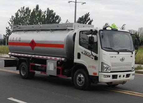10噸解放虎VH加油車(chē)廠家直銷(xiāo)電話(huà):159-7276-7978 10噸解放虎VH加油車(chē)廠家直銷(xiāo)電話(huà):159-7276-7978