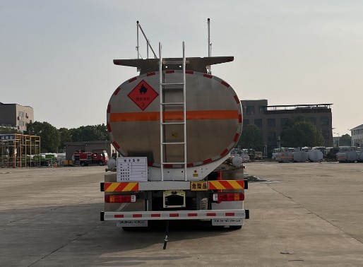 重汽豪沃29.3方鋁合金運(yùn)油車(chē)_楚勝牌CSC5329GYYLZ6型鋁合金運(yùn)油車(chē) 重汽豪沃29.3方鋁合金運(yùn)油車(chē)_楚勝牌CSC5329GYYLZ6型鋁合金運(yùn)油車(chē)